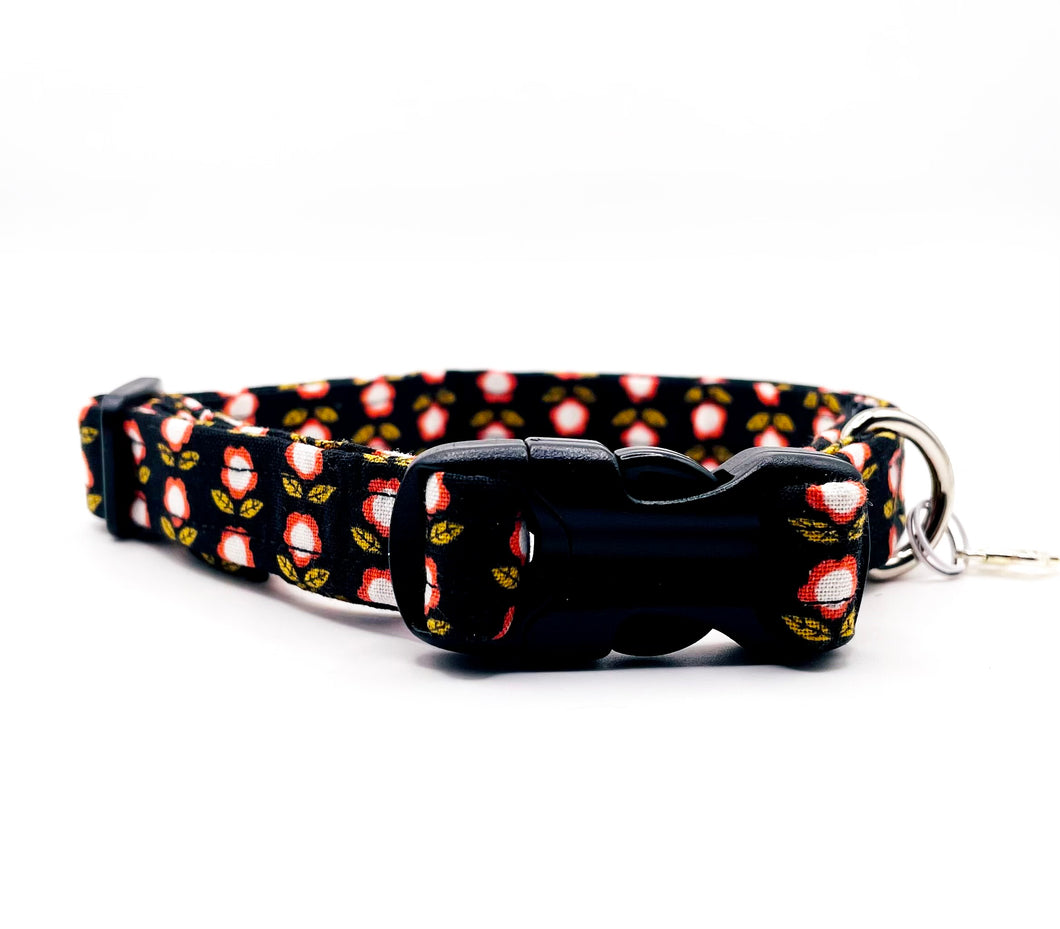 Collier de chien - noir fleuri