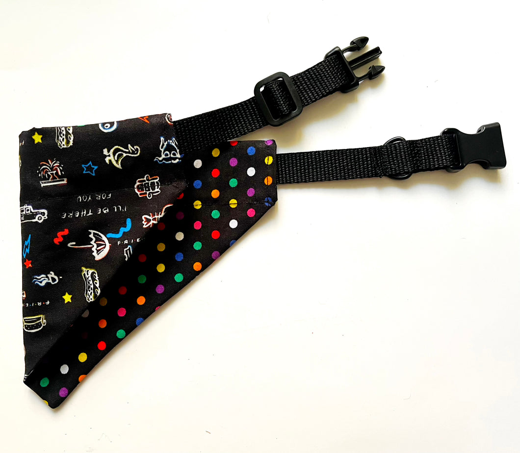 Bandana de chien reversible - Friends / picoté multicolor - tissu noir